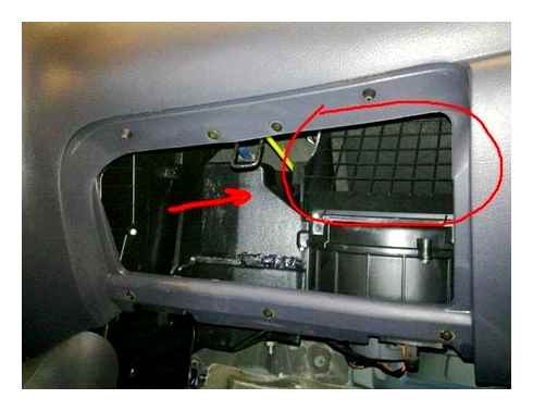 Де знаходиться фільтр кабіни в Daewoo Matiz і як його замінити. Де знаходиться…