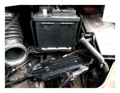 Як змінити акумулятор у Ford Kuga 2 2011-2020. Заміна…