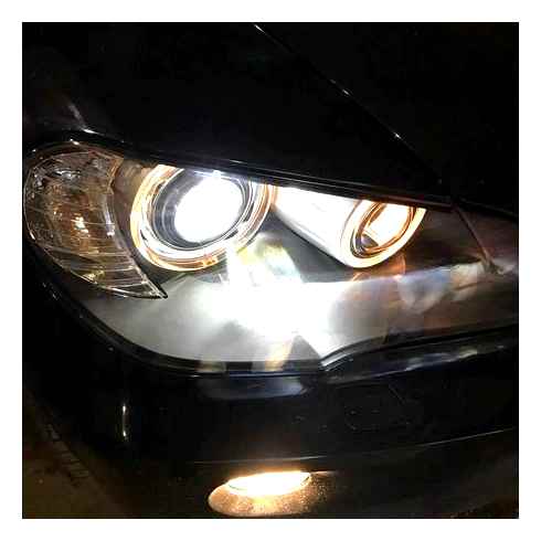 Заміна світильників підсвічування Mazda 6 2002-2015. Заміна близької легкої лампи Mazda 6 GH
